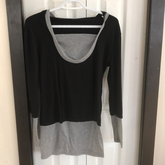 Long sleeved tunic with hood - Picture 1 of 4